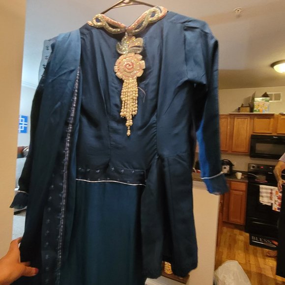 Aztec blue pant saree - Picture 2 of 3